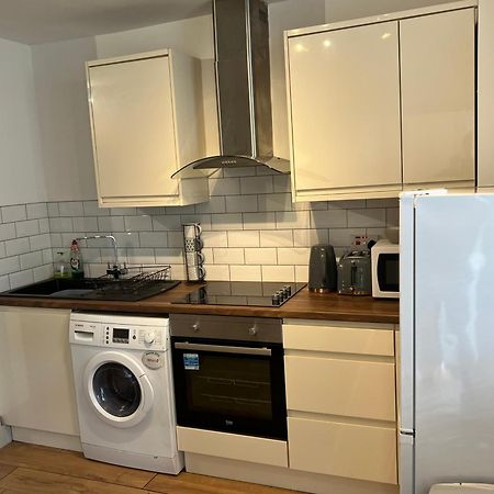 Cairo Street Ground Floor Apartment Уорингтън Екстериор снимка